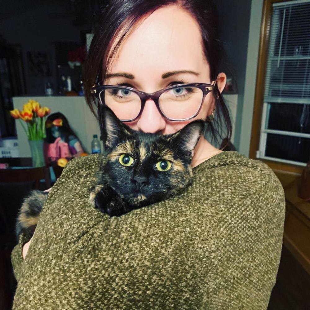 Meet your Posher, Roxanne